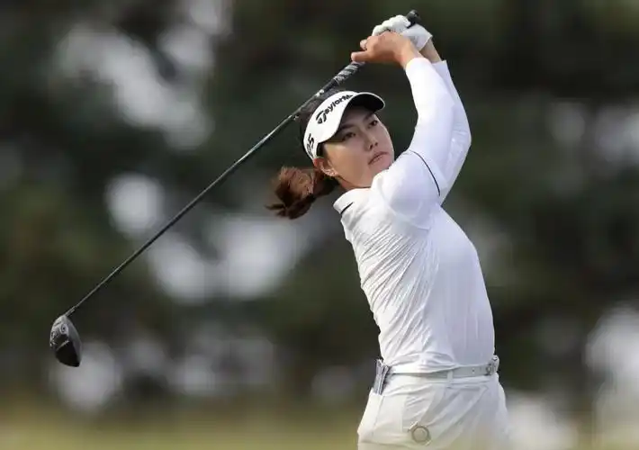 CBA八强激战正酣：王馨迎领衔五队冲击季后赛新高