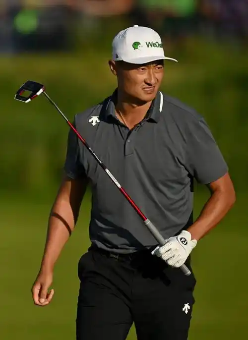 PGA锦标赛最新数据：麦克尼利与斯莫利领跑，舍夫勒T9李昊桐T22